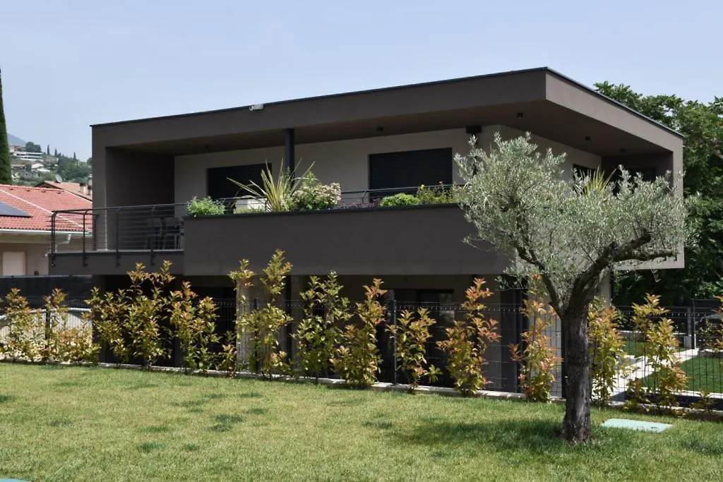 La Bella - Holiday Apartment In Garda Italy